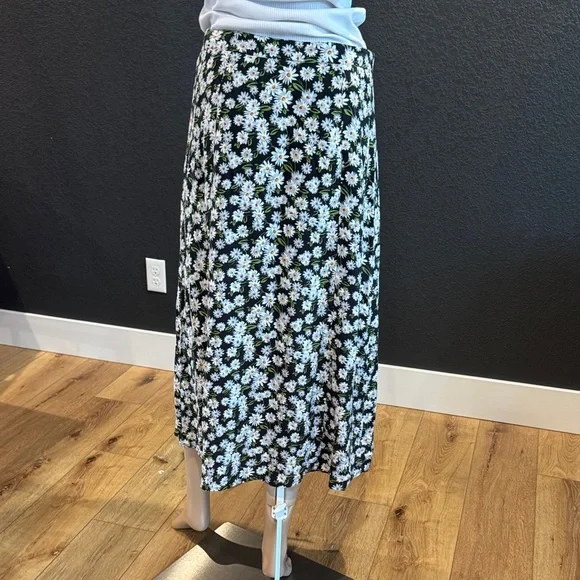Floral Black and White double slit Women's Skirt medium - Picture 6 of 10